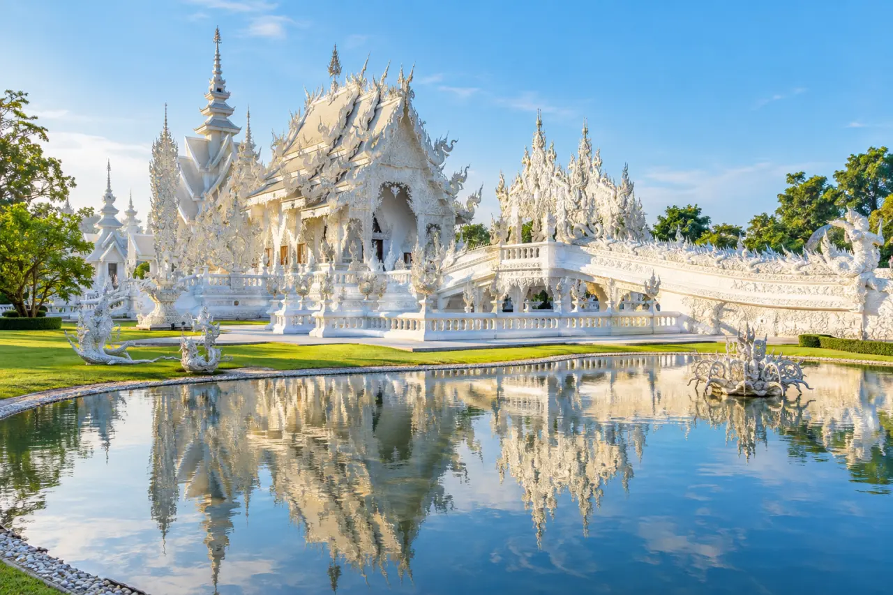 วัดร่องขุ่น สถานที่ท่องเที่ยวจังหวัดเชียงราย